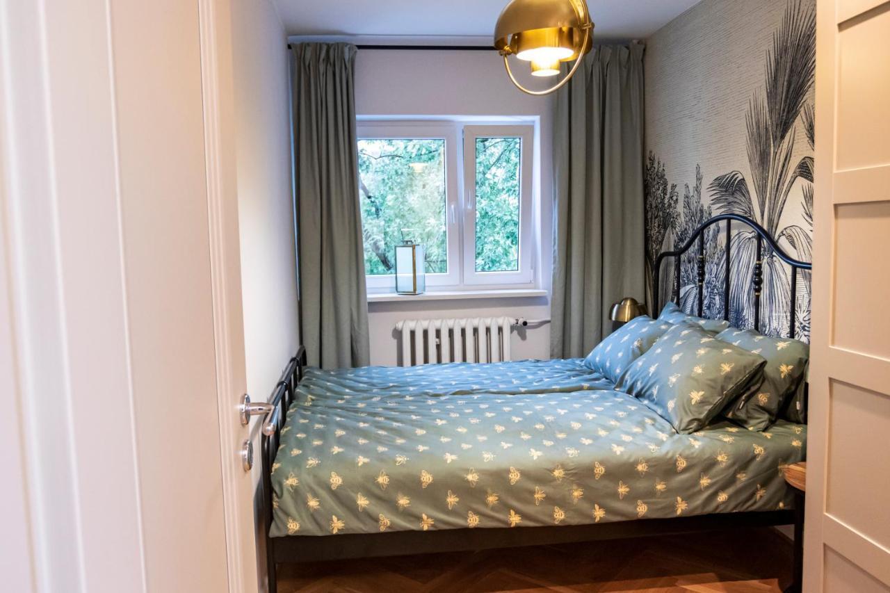Apartament Przy Metrze Wierzbno Z Nuta Vintage Varşovia Exterior foto