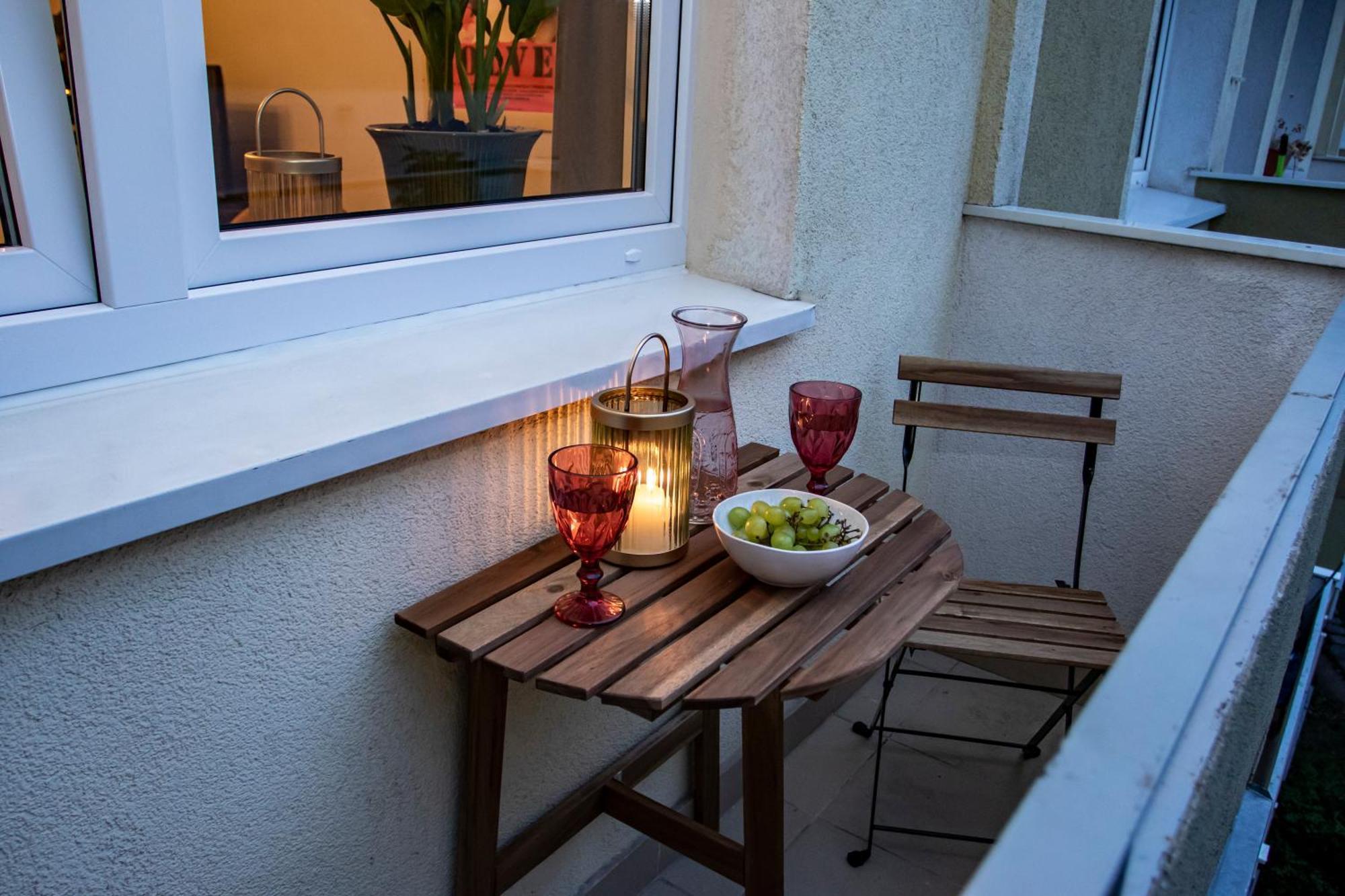 Apartament Przy Metrze Wierzbno Z Nuta Vintage Varşovia Exterior foto
